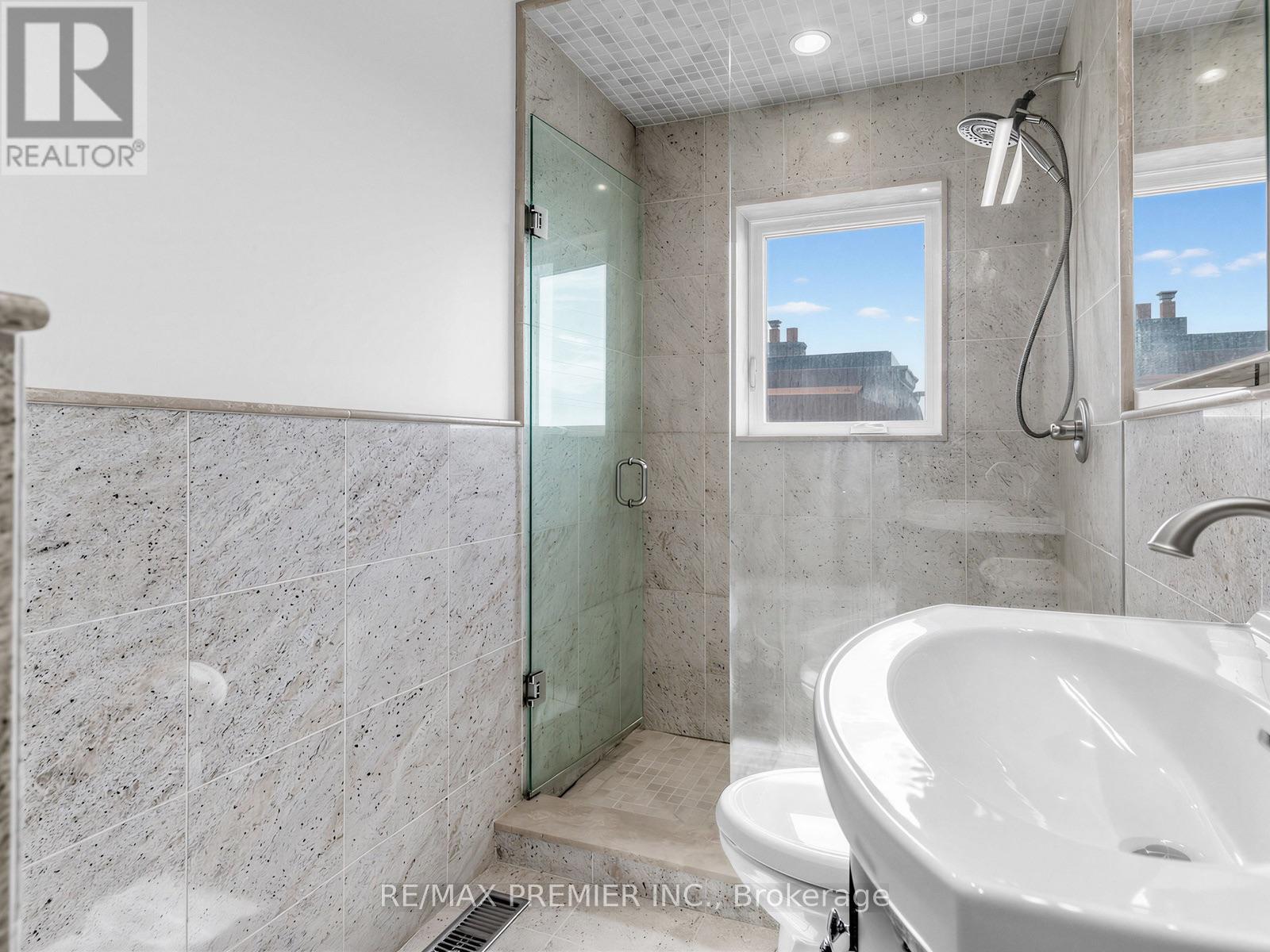 86 GILBERT AVENUE - Image 15