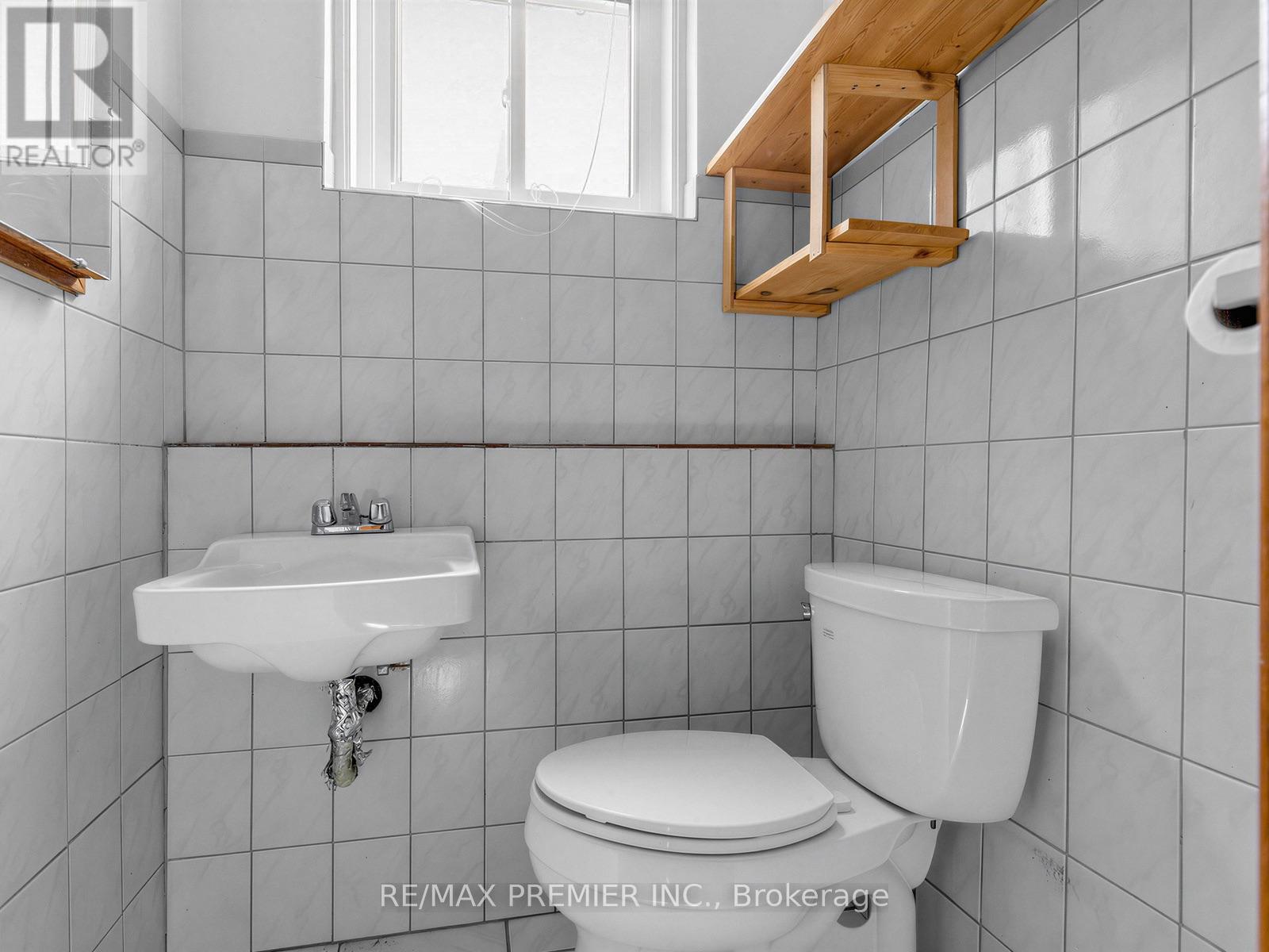 86 GILBERT AVENUE - 23