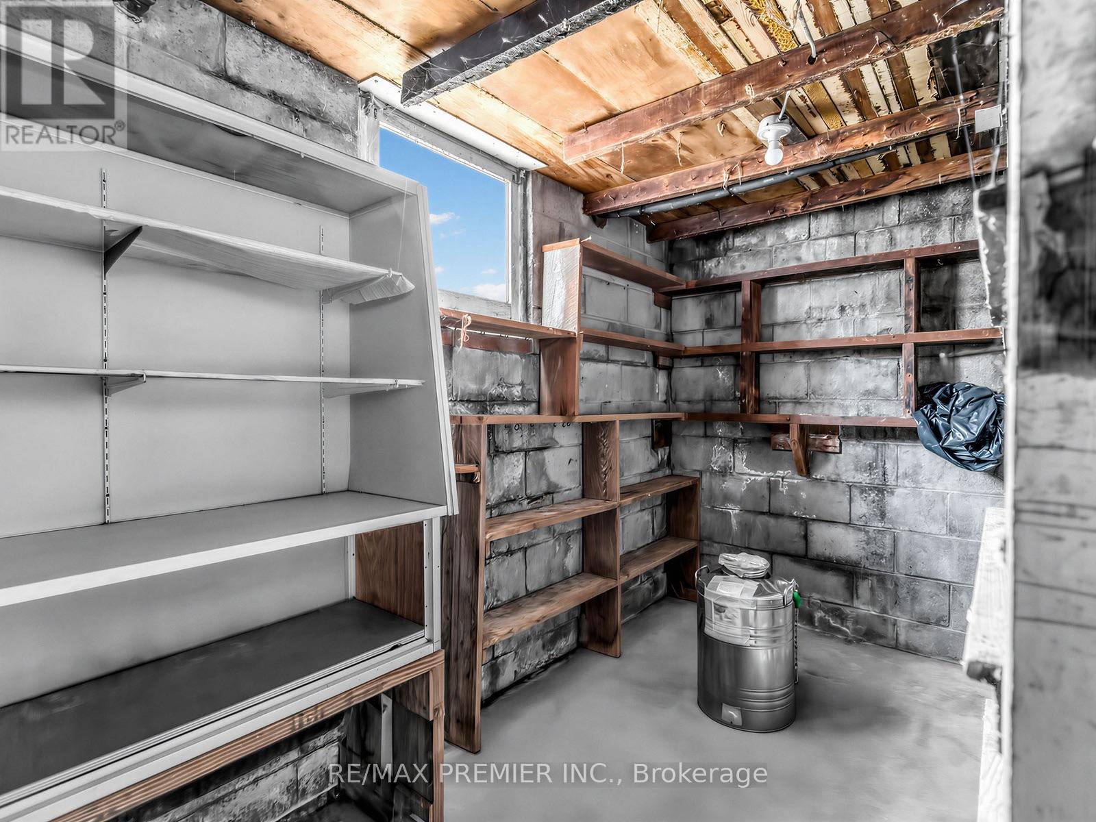 86 GILBERT AVENUE - 25