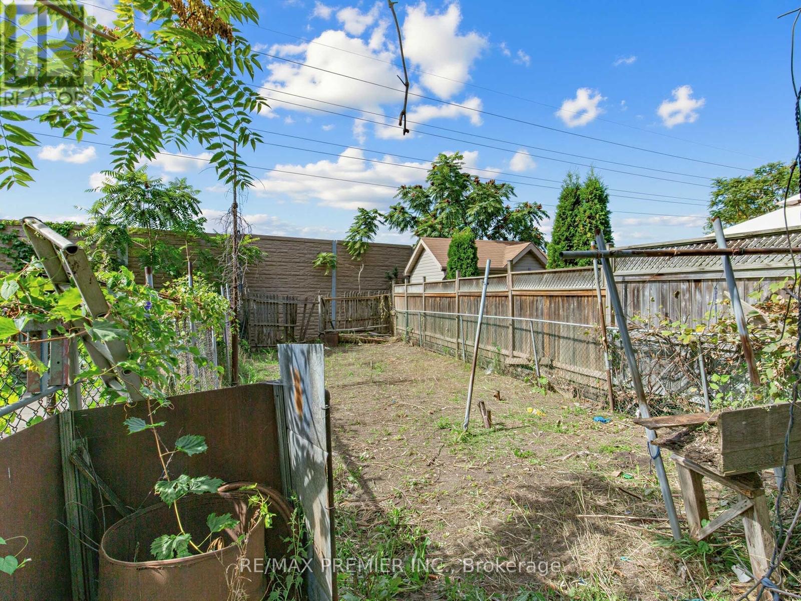 86 GILBERT AVENUE - Image 29
