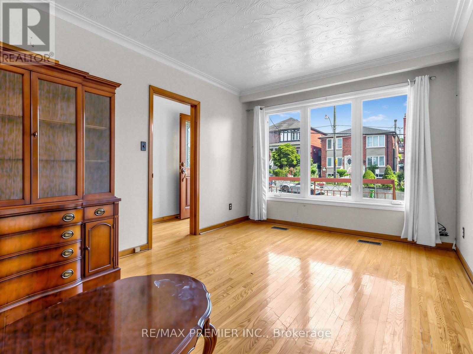 86 GILBERT AVENUE - Image 3