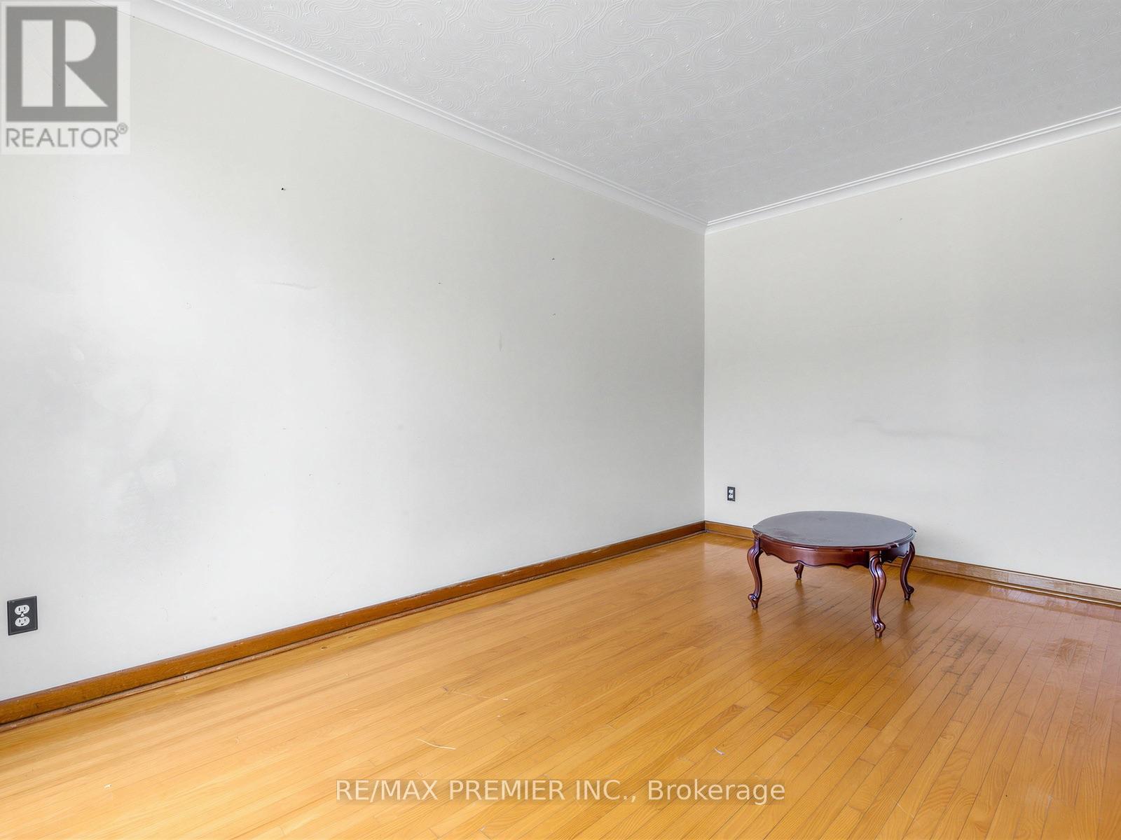 86 GILBERT AVENUE - 4