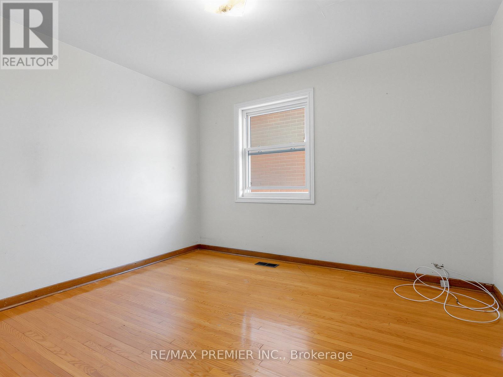 86 GILBERT AVENUE - 5