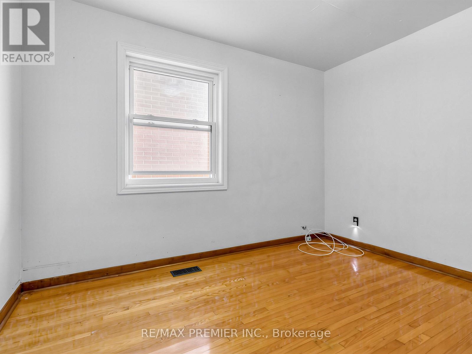 86 GILBERT AVENUE - 6