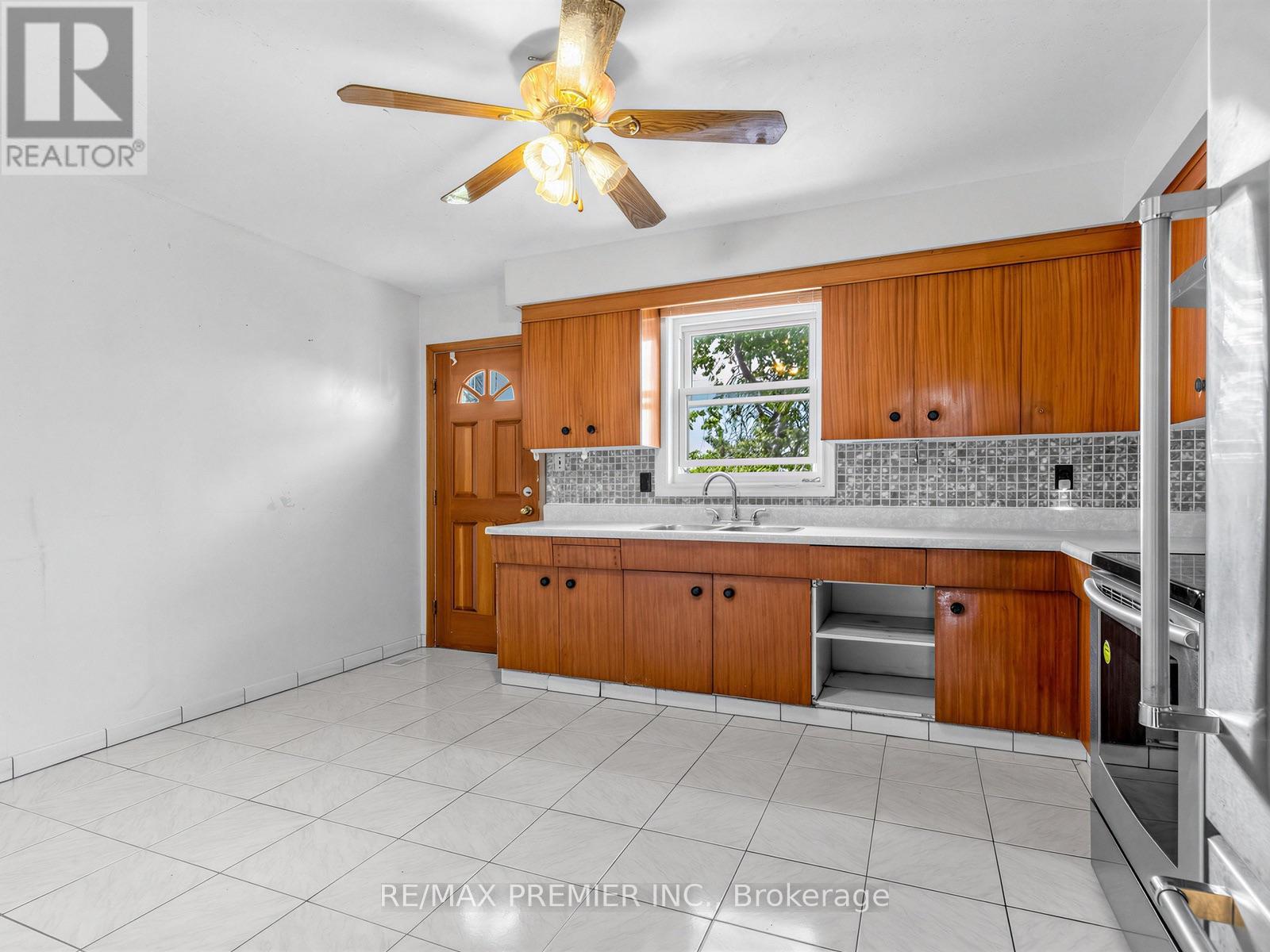 86 GILBERT AVENUE - Image 9