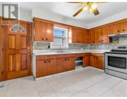 86 Gilbert Avenue, Toronto, ON M6E4W1 Photo 10