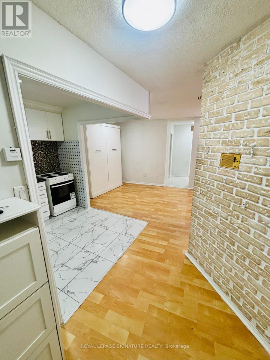 #408 330 DIXON ROAD - 15