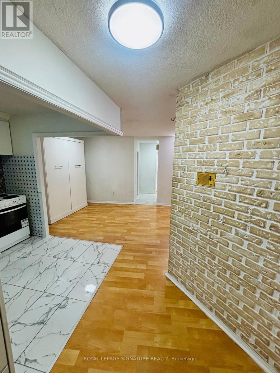 #408 330 DIXON ROAD - 16