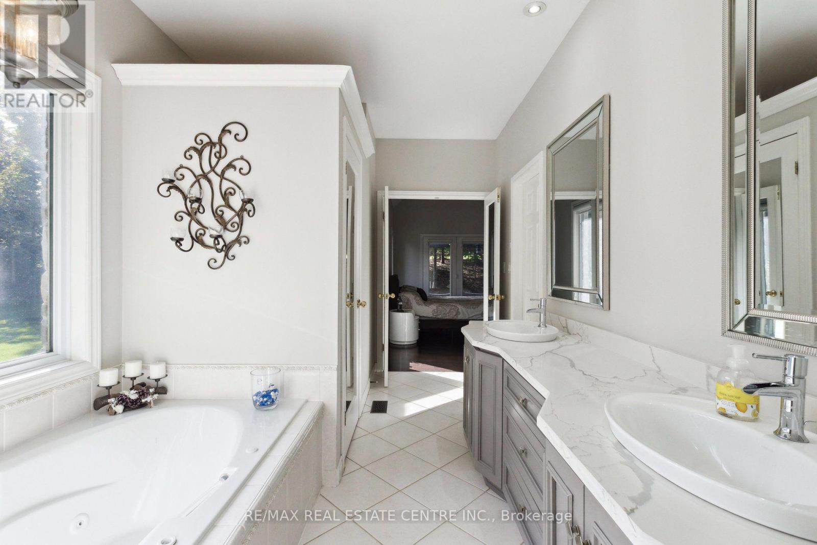 6 FOX RUN ROAD - Image 24