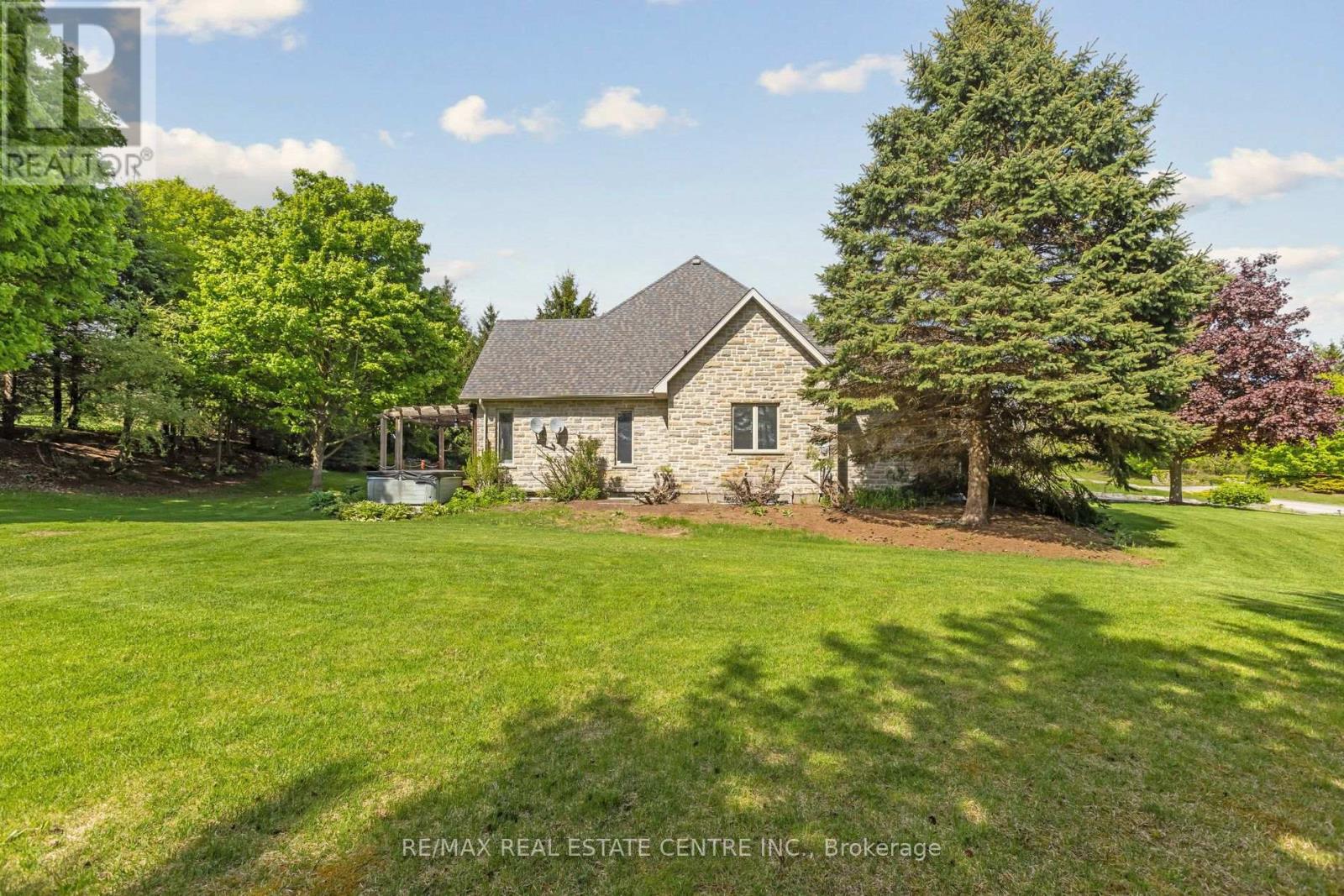 6 FOX RUN ROAD - 45