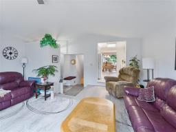 Playroom - 587 Mcadam Avenue, Winnipeg, MB R2V0B1 Photo 7
