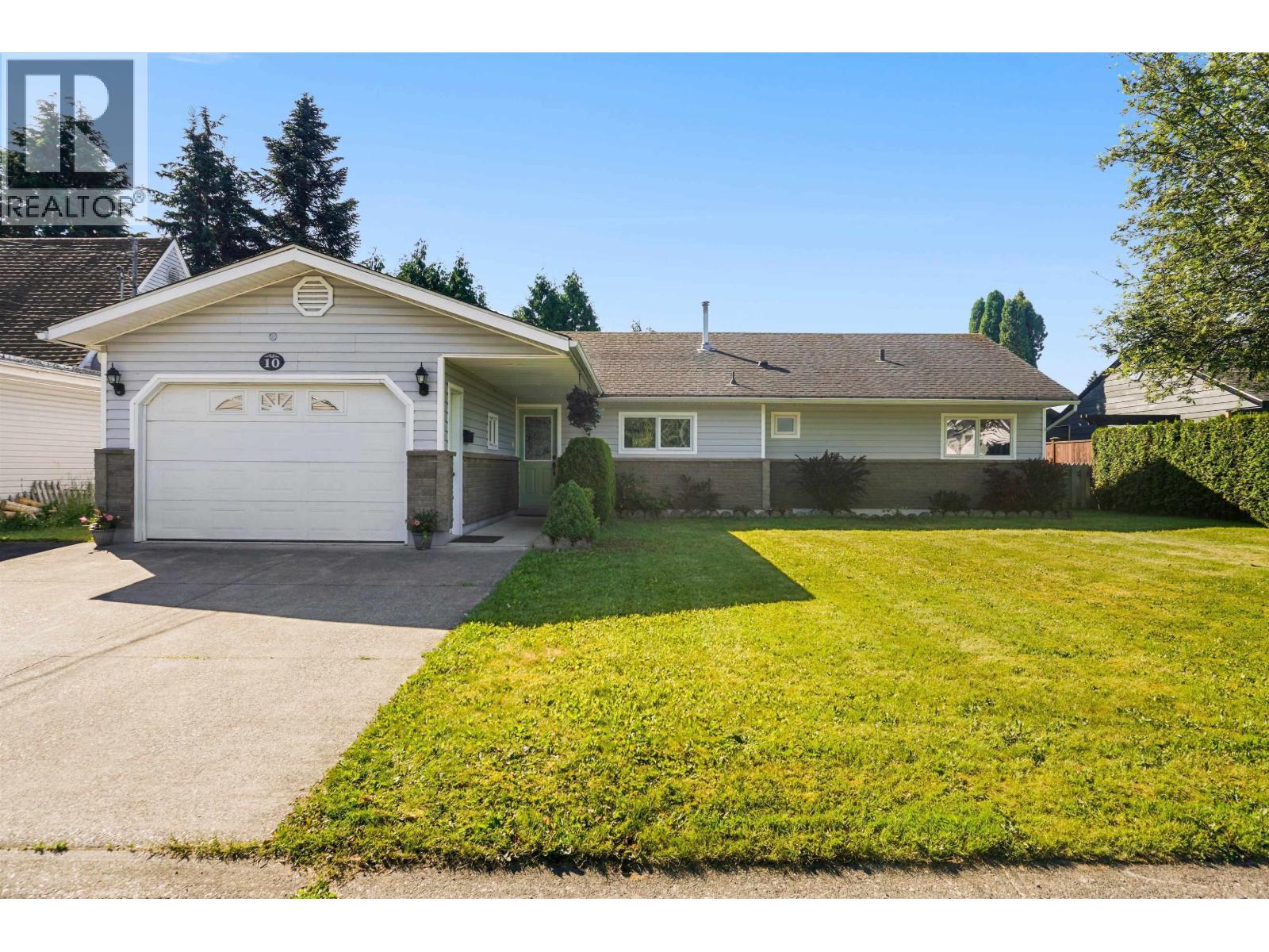 10 SKEENA STREET - 1