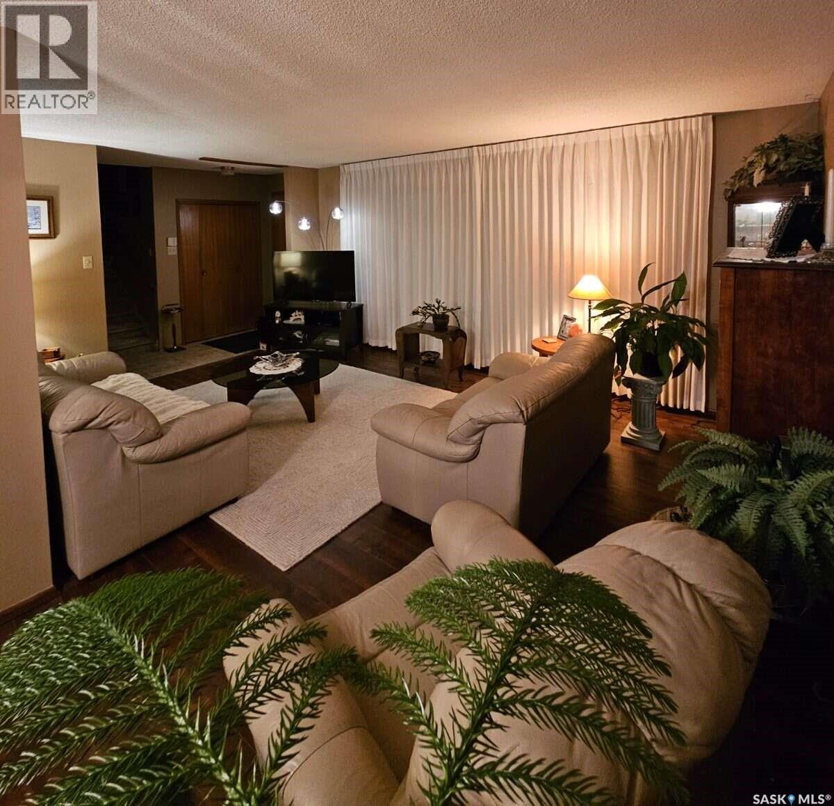 549 Laurier DRIVE - 3