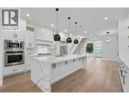 4pc Bathroom - 1937 44 Avenue Sw, Calgary, AB T2T2N7 Photo 7