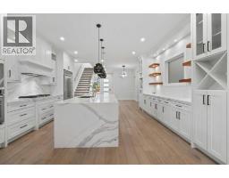 5pc Bathroom - 1937 44 Avenue Sw, Calgary, AB T2T2N7 Photo 8