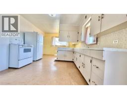 Full bathroom - 7066 19th Street, Grand Forks, BC V0H1H2 Photo 9