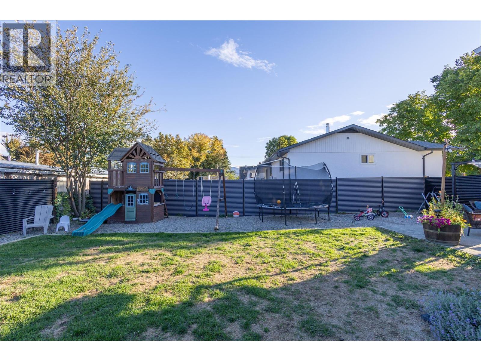4305 24 Street - 12