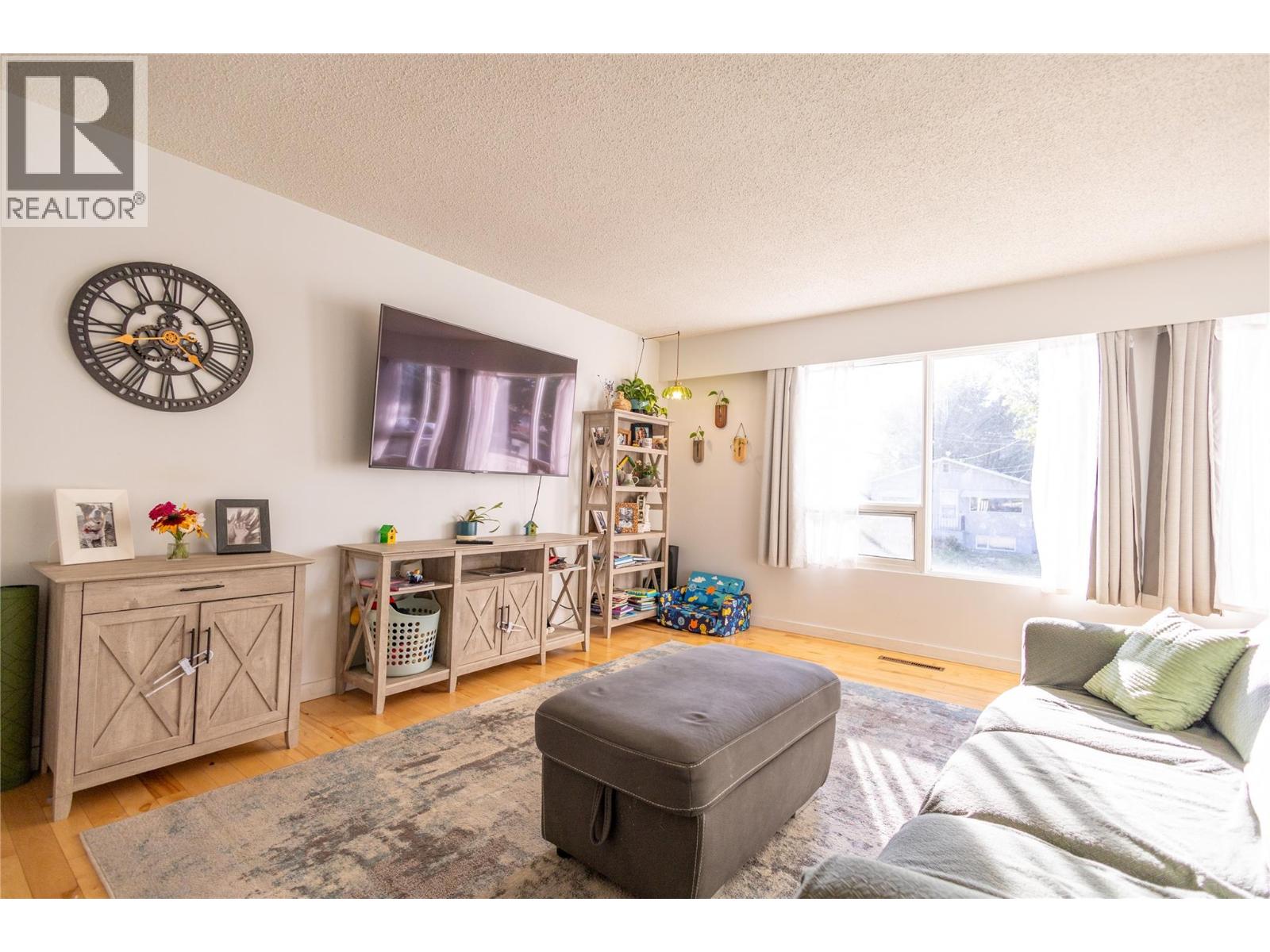 4305 24 Street - 23
