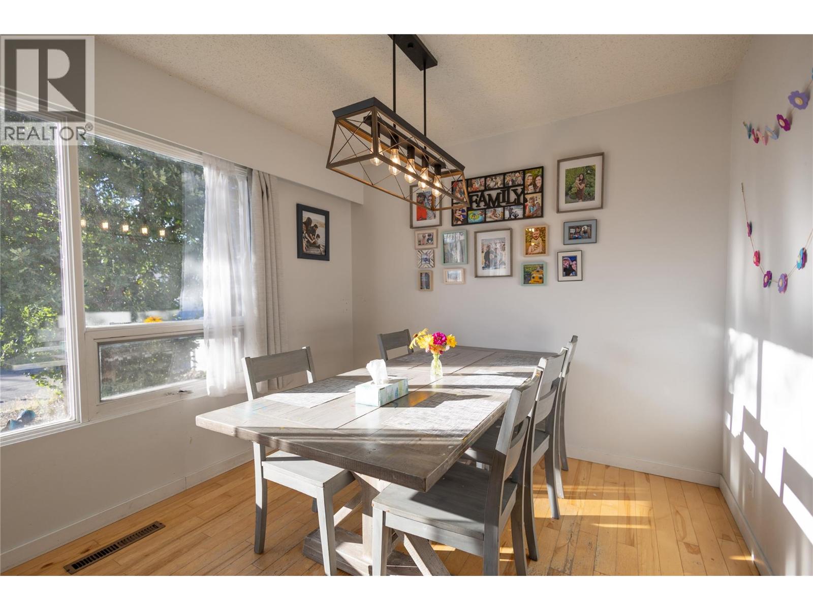 4305 24 Street - 26