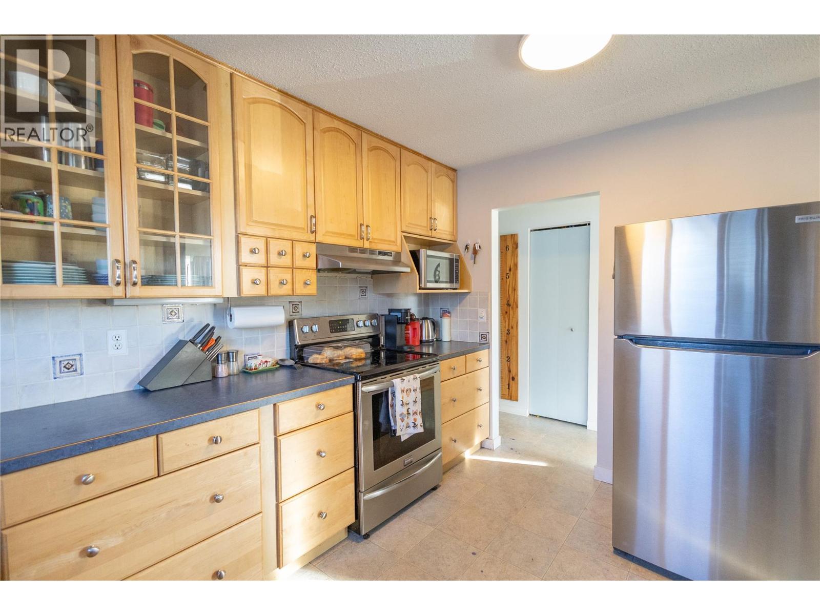 4305 24 Street - 30