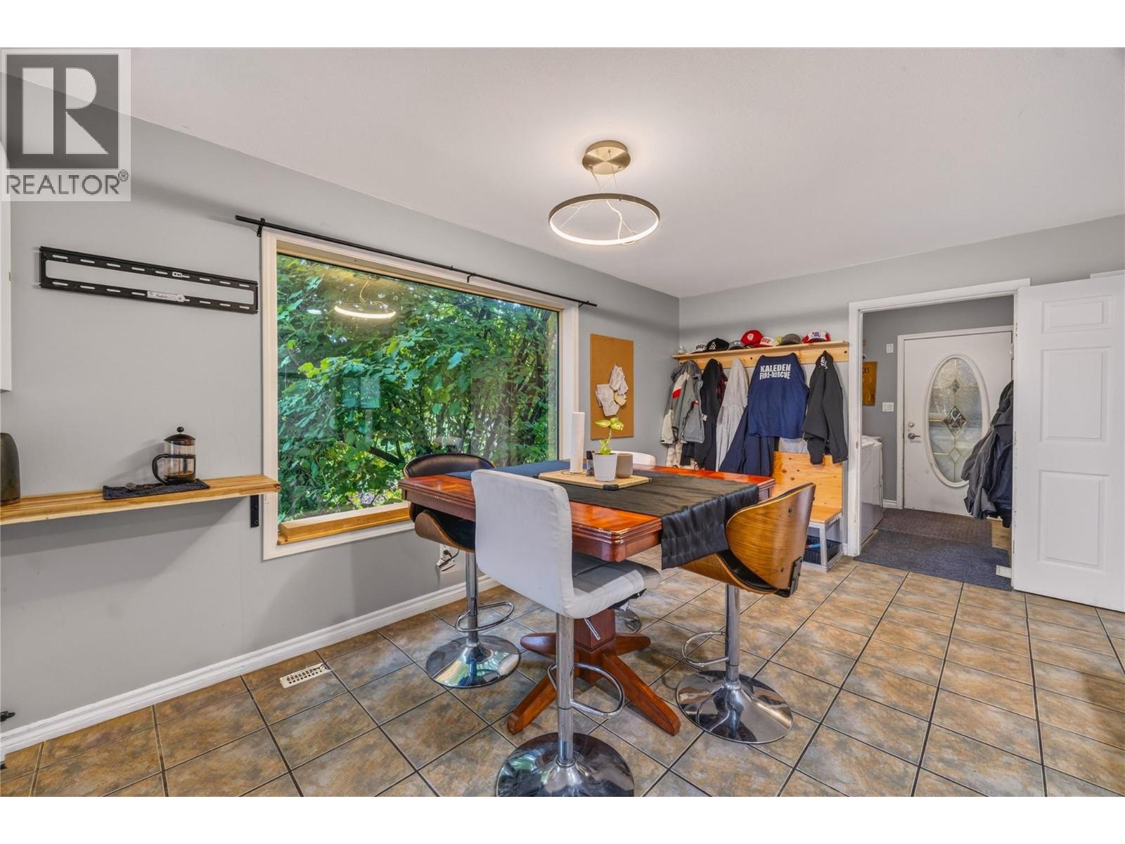 213 Tamarac Avenue - 10
