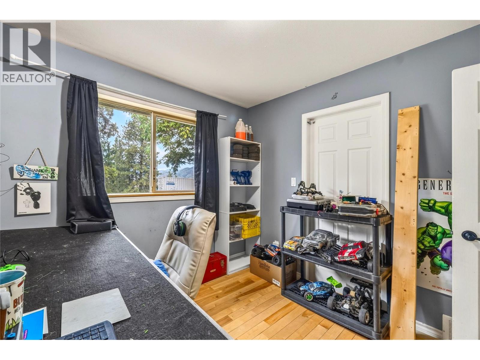 213 Tamarac Avenue - 26