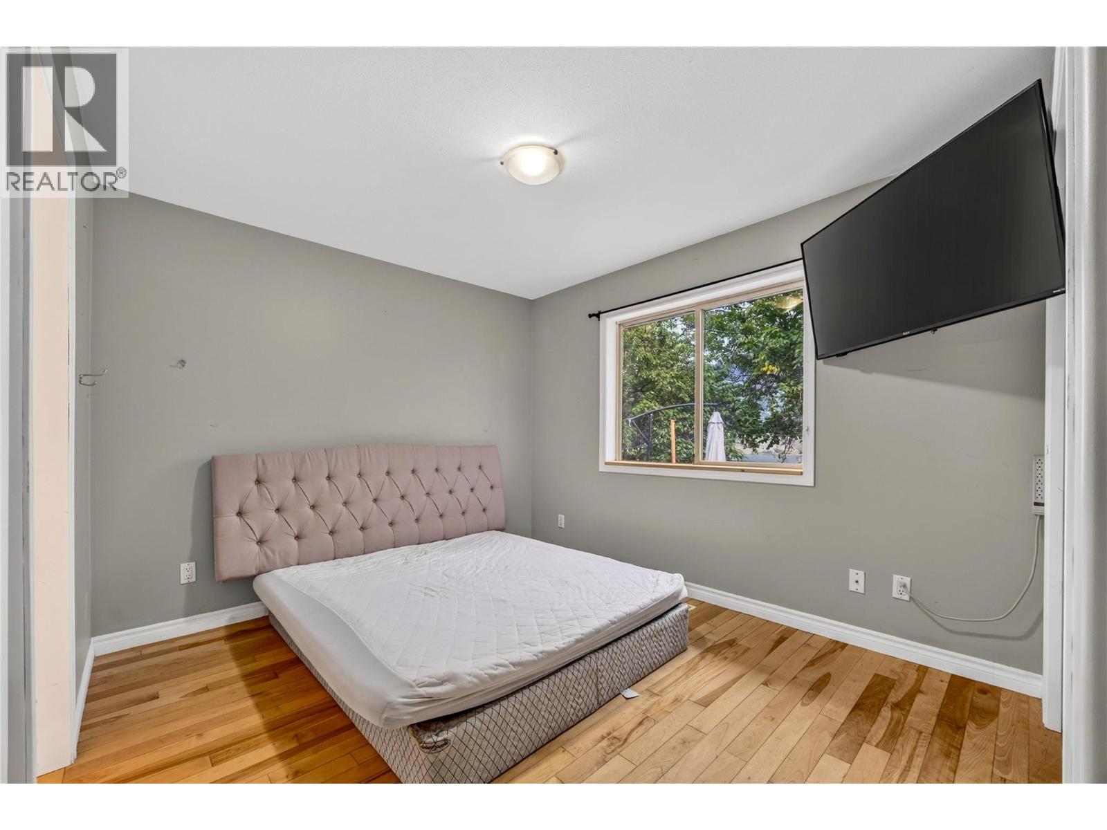213 Tamarac Avenue - 27