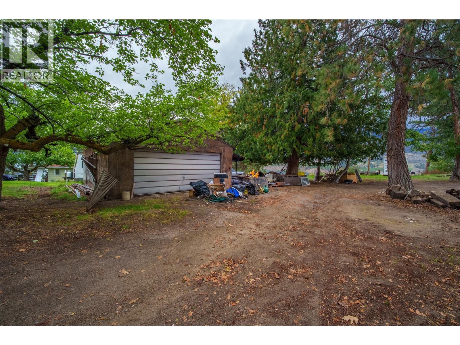 213 Tamarac Avenue - 39