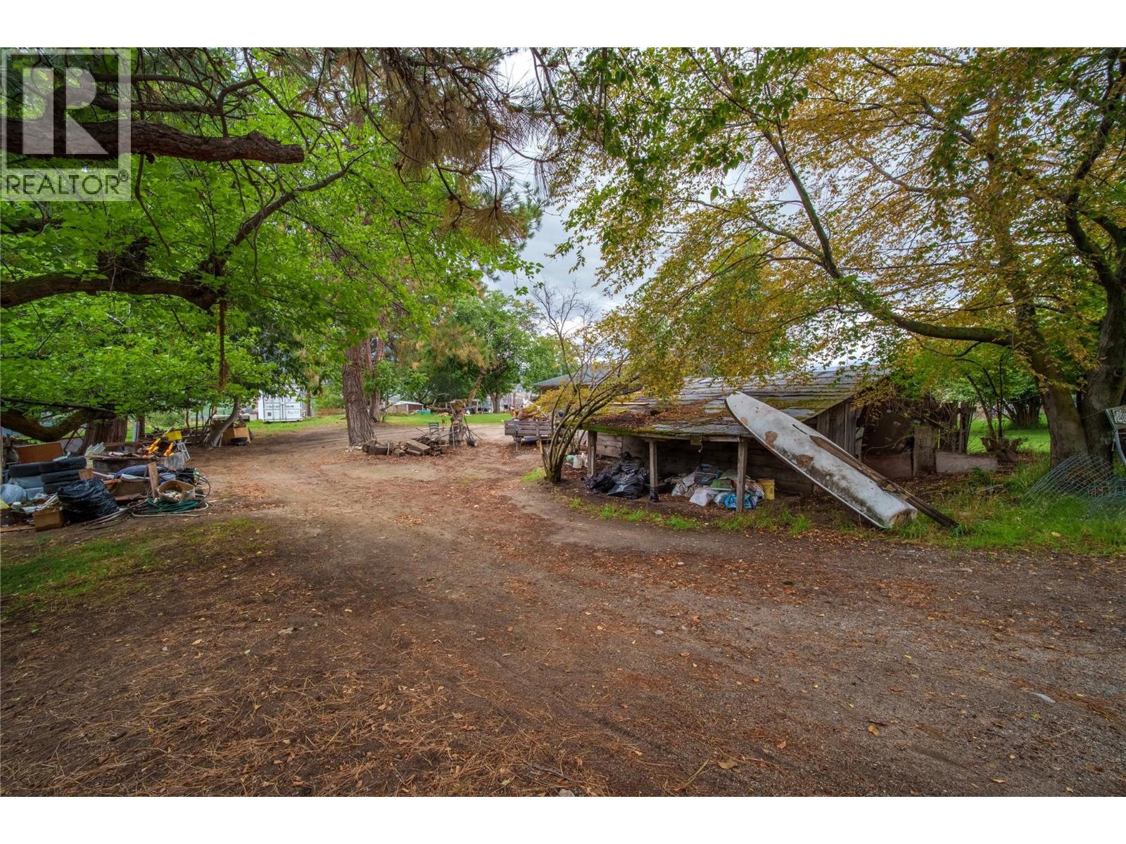 213 Tamarac Avenue - 40