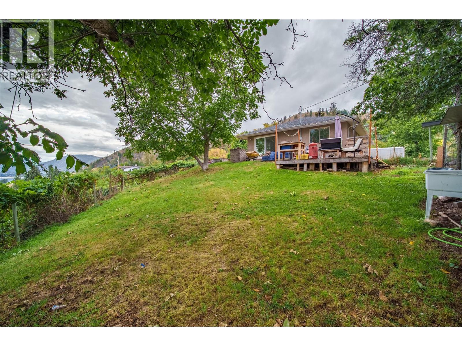 213 Tamarac Avenue - 51