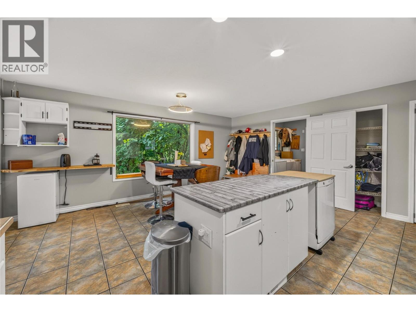 213 Tamarac Avenue - 8