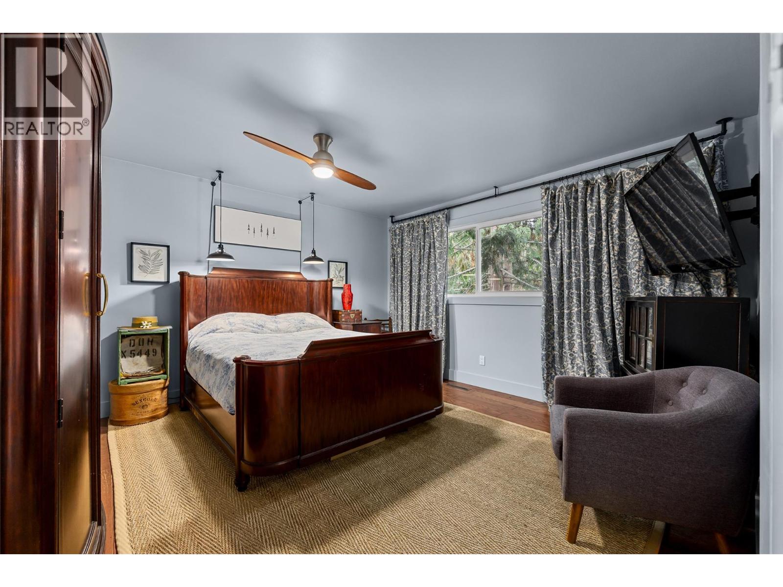 2350 Thacker Drive - 22