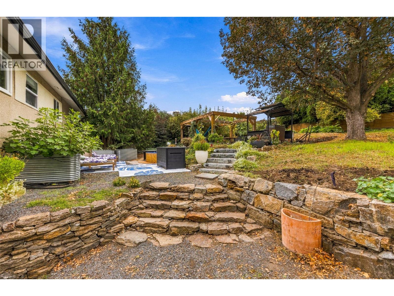2350 Thacker Drive - 28