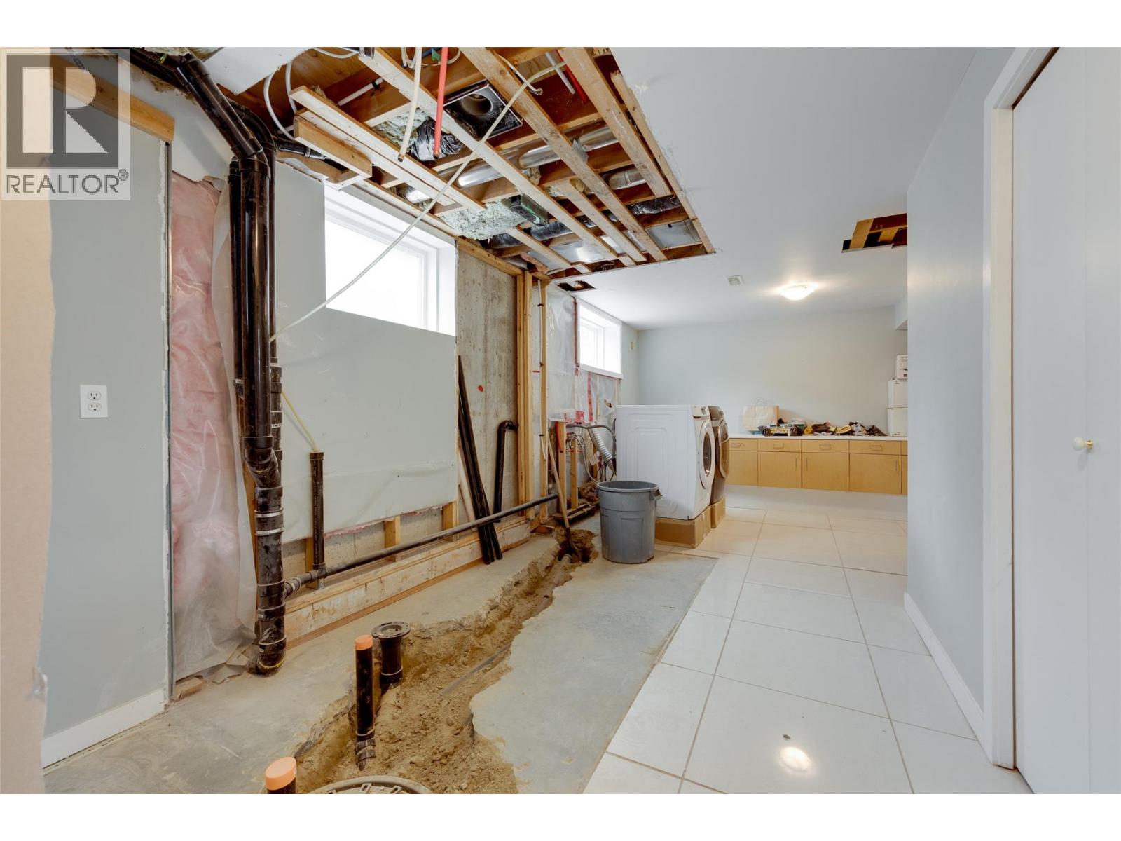 2350 Thacker Drive - 44