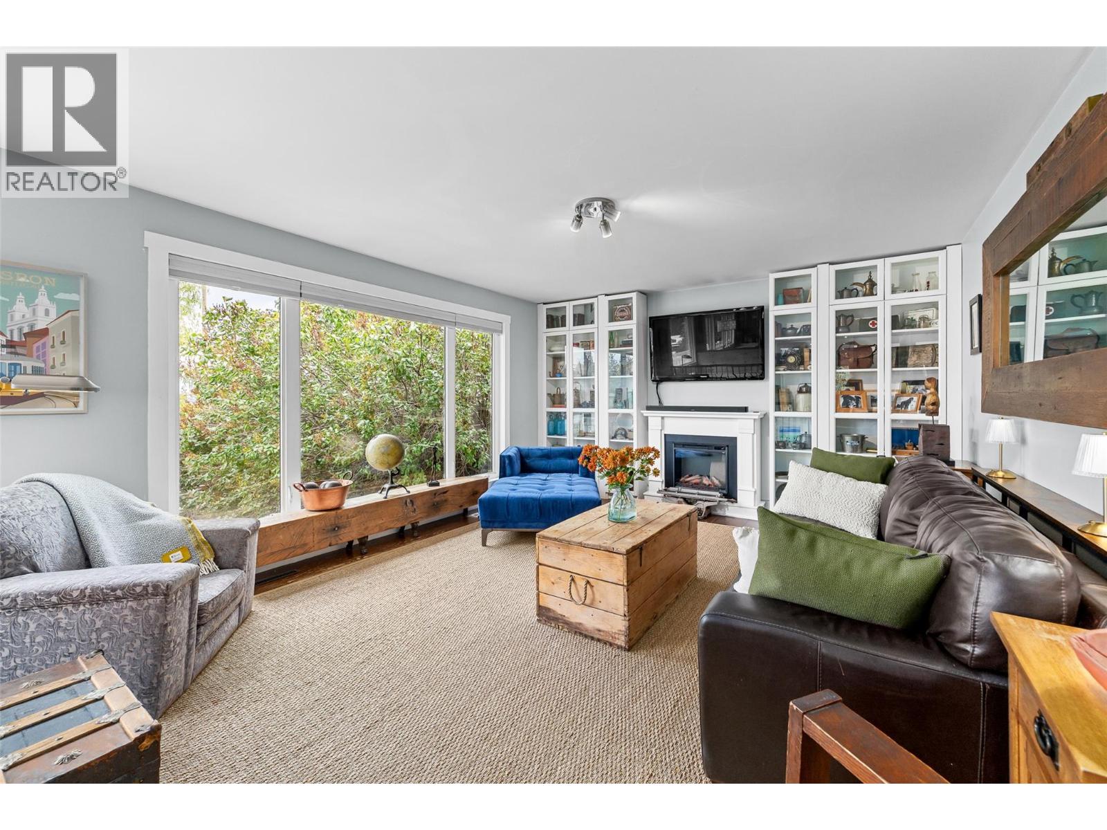 2350 Thacker Drive - 8