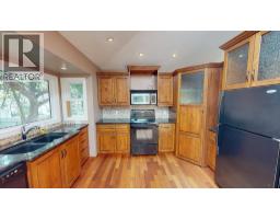 1129 20 Street S - photo 2