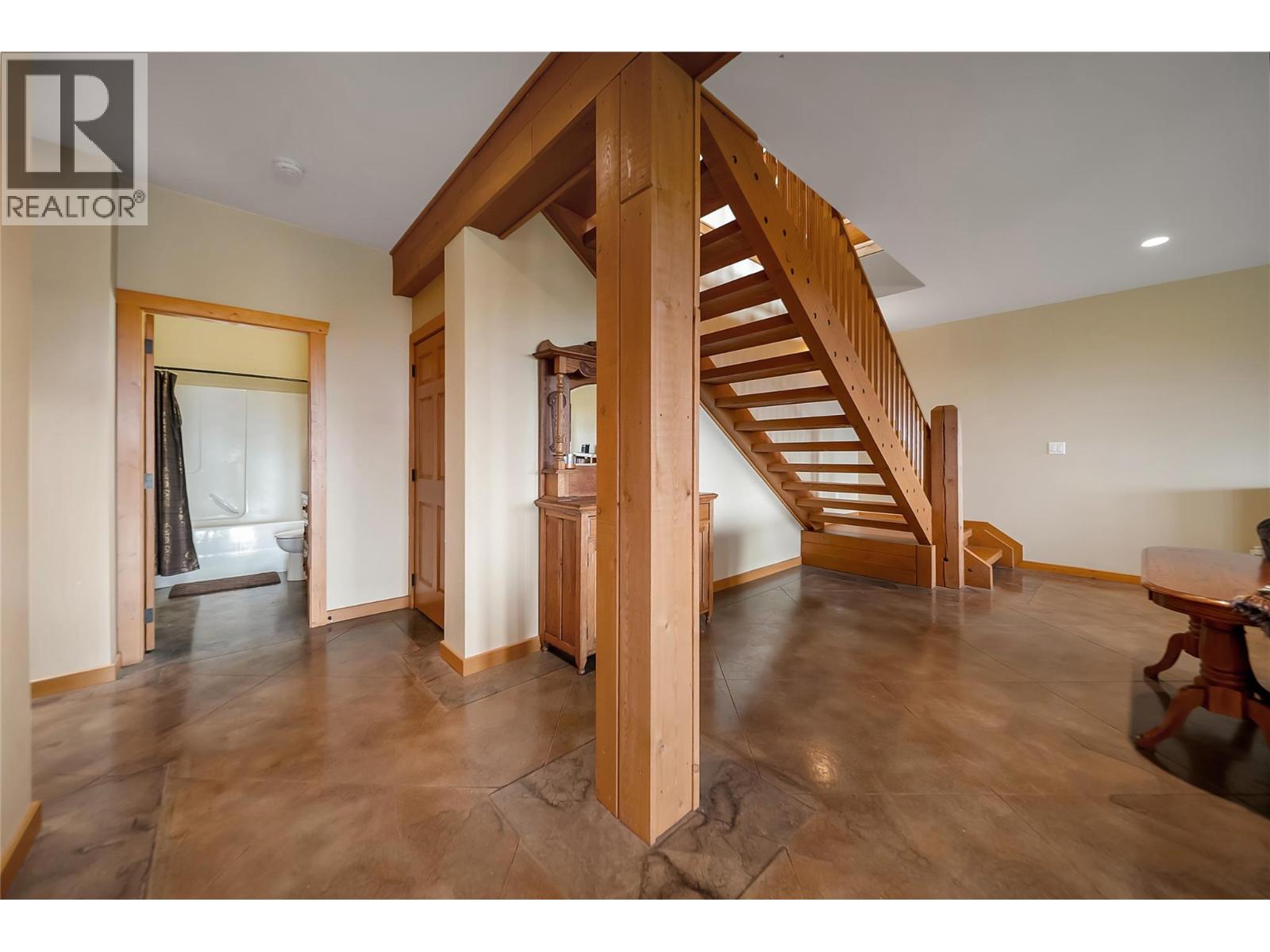 6470 Mckinney Road, Oliver