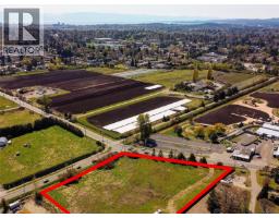 4143 Blenkinsop Rd, Saanich, BC V8X2C3 Photo 6