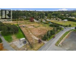 4143 Blenkinsop Rd, Saanich, BC V8X2C3 Photo 11