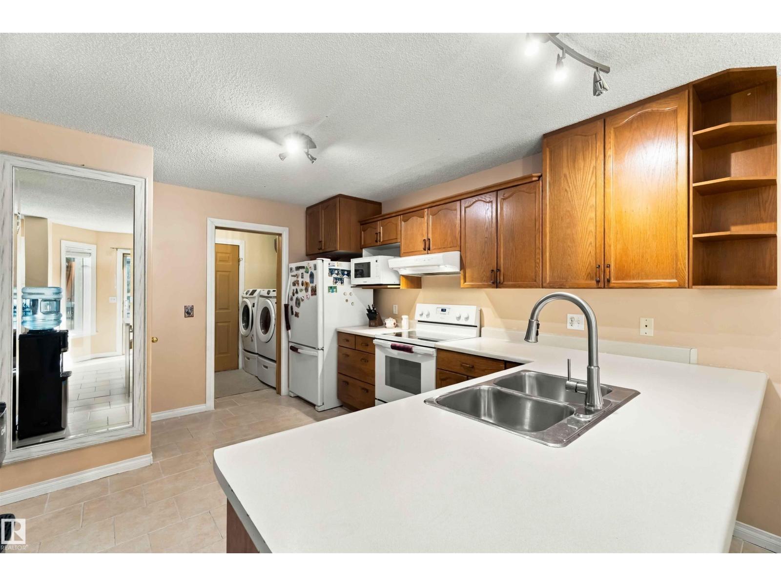 50 WESTWOOD WY - 25