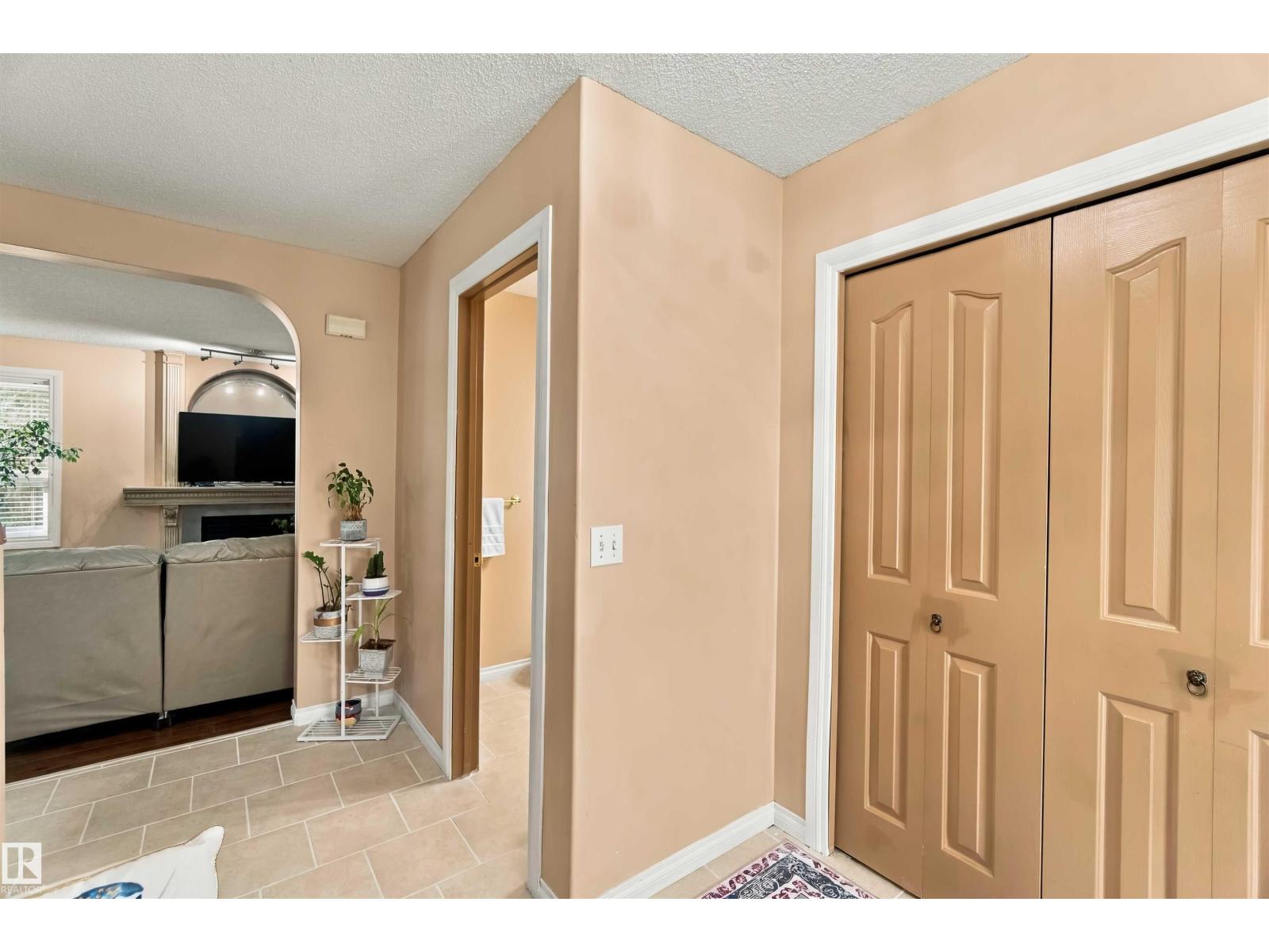 50 WESTWOOD WY - 7