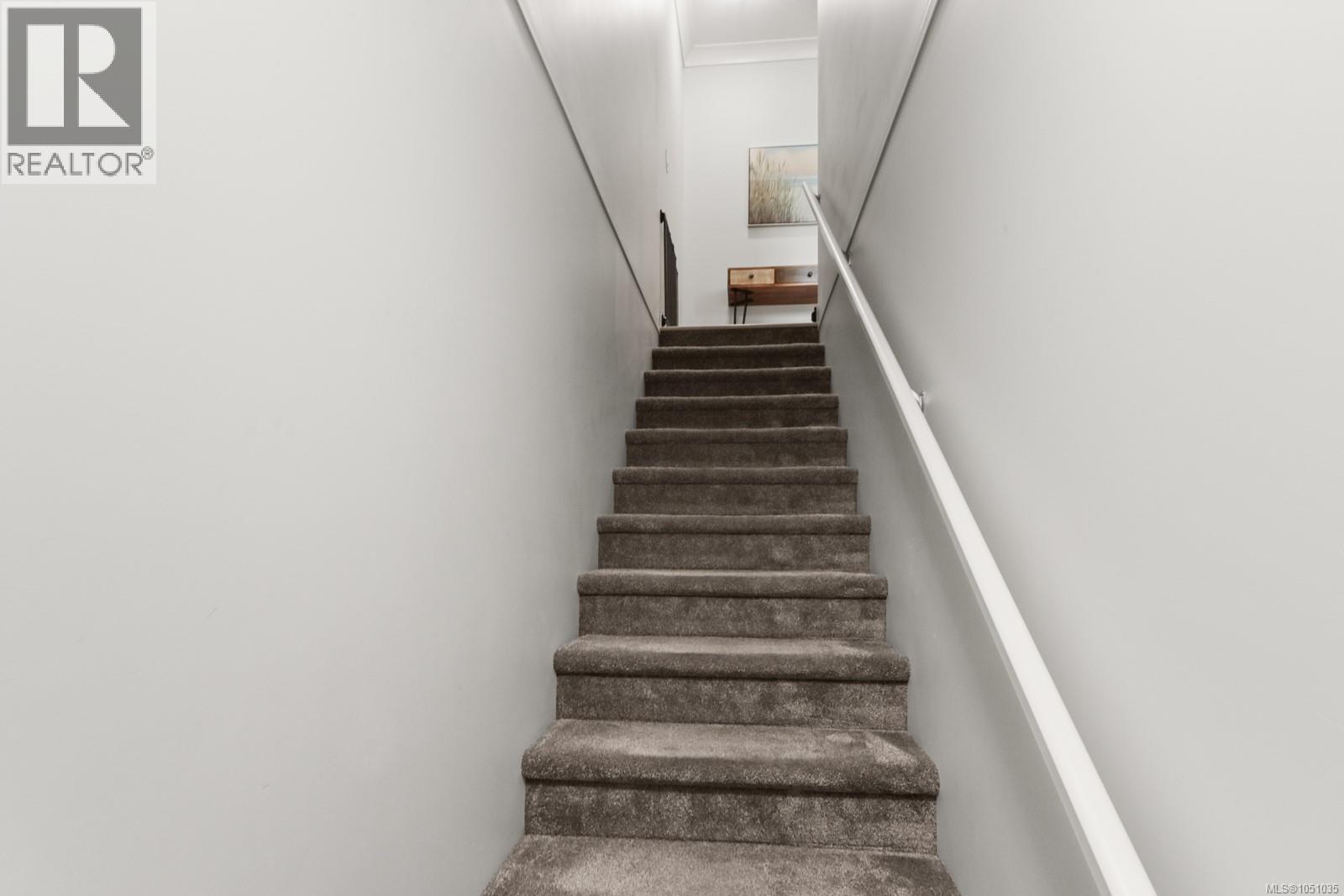 #3 6115 Glacier Way - 12