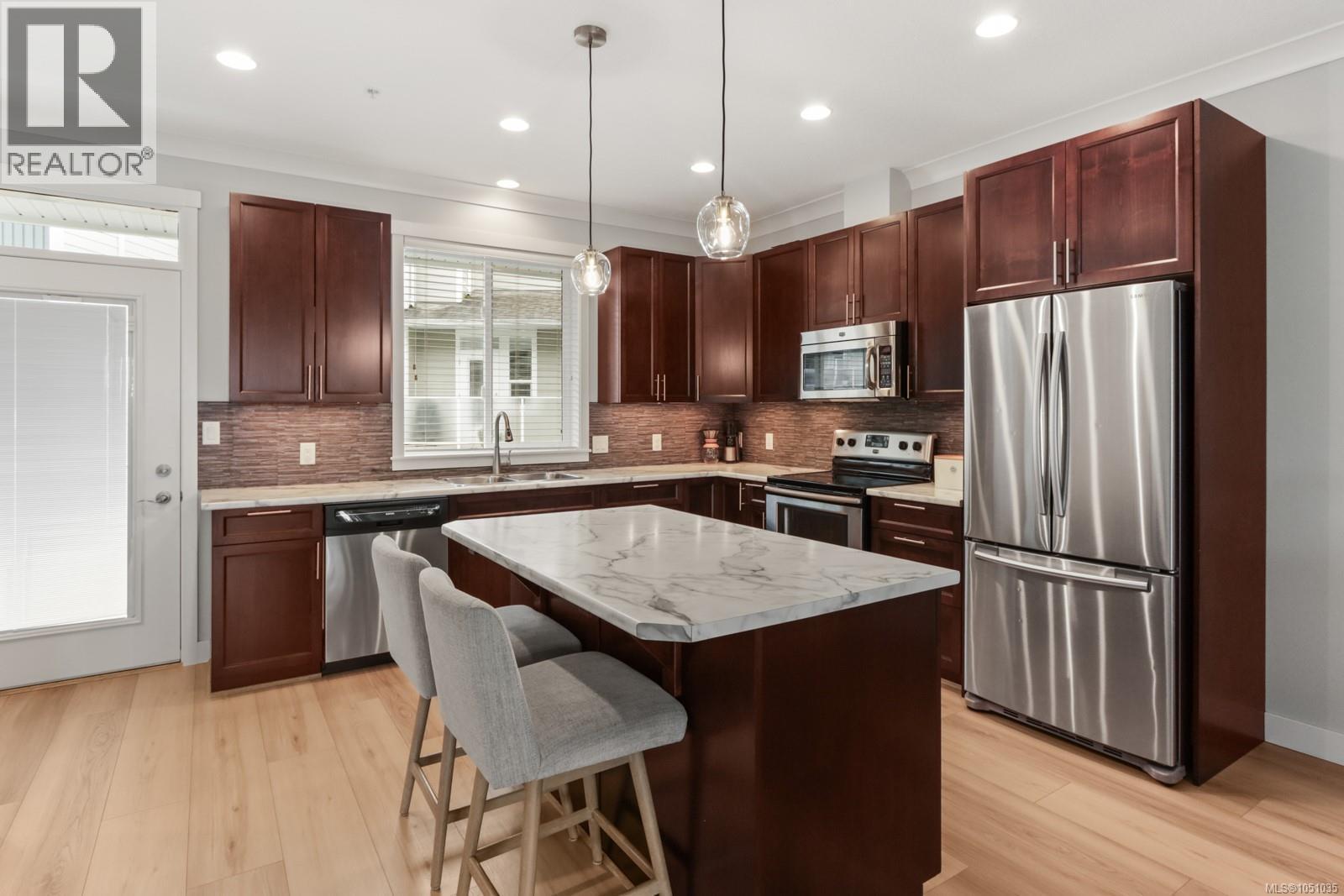 #3 6115 Glacier Way - 17