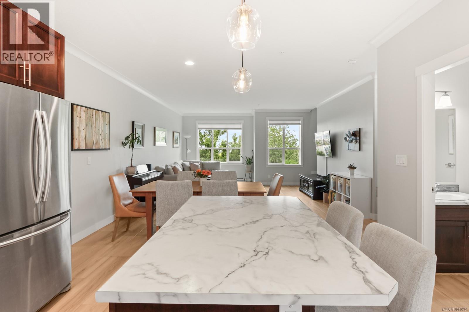 #3 6115 Glacier Way - Image 28
