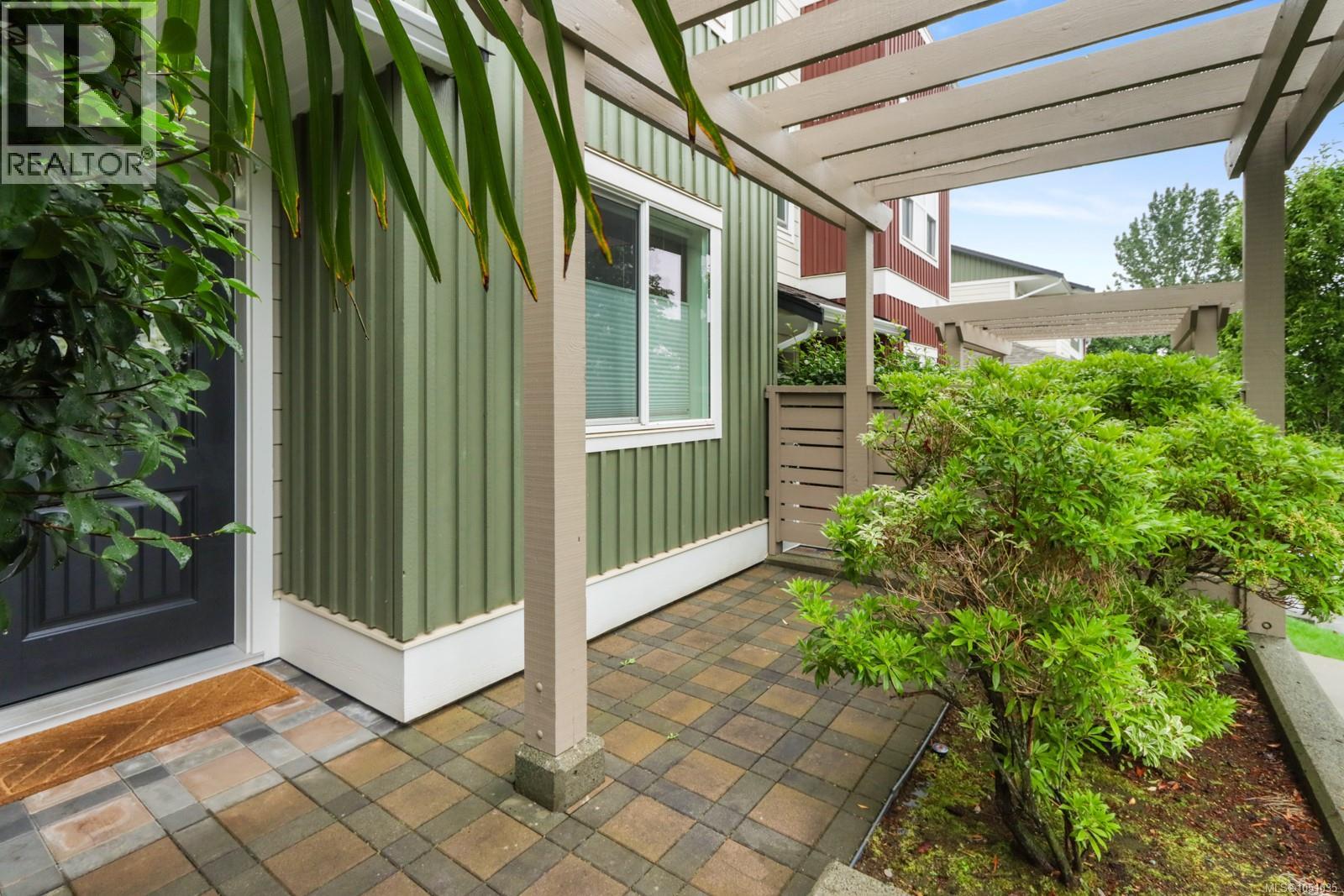 #3 6115 Glacier Way - 3