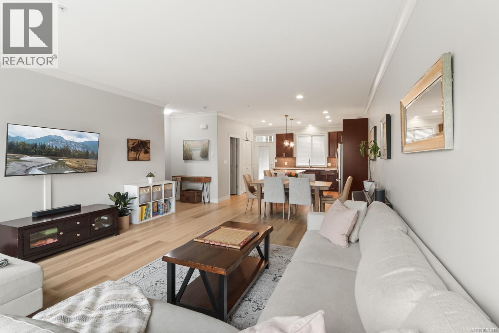 #3 6115 Glacier Way - 31