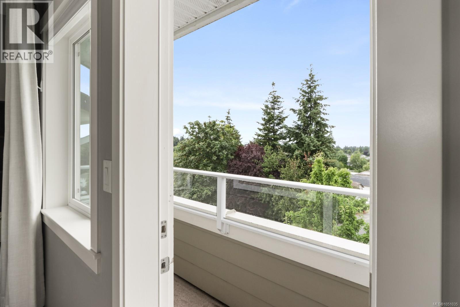 #3 6115 Glacier Way - 39