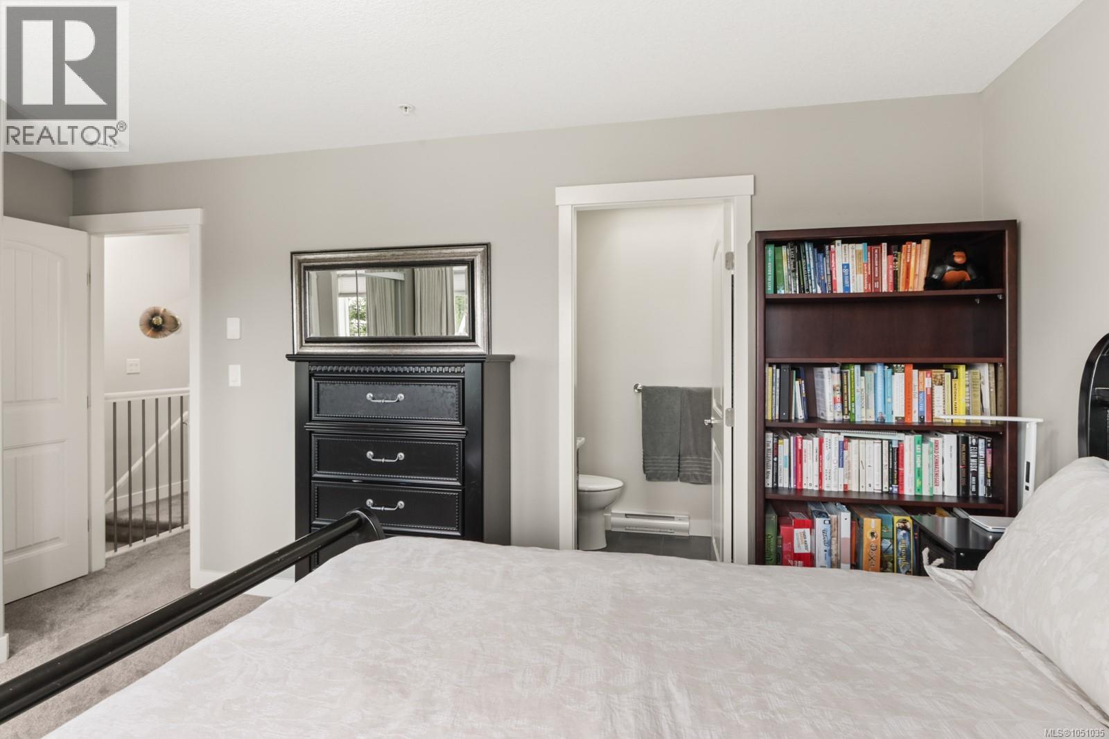 #3 6115 Glacier Way - 44