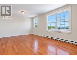 61 Calver Avenue thumbnail 12