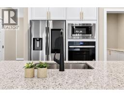 5pc Bathroom - 66 Belmont Manor Sw, Calgary, AB T2X5E4 Photo 8